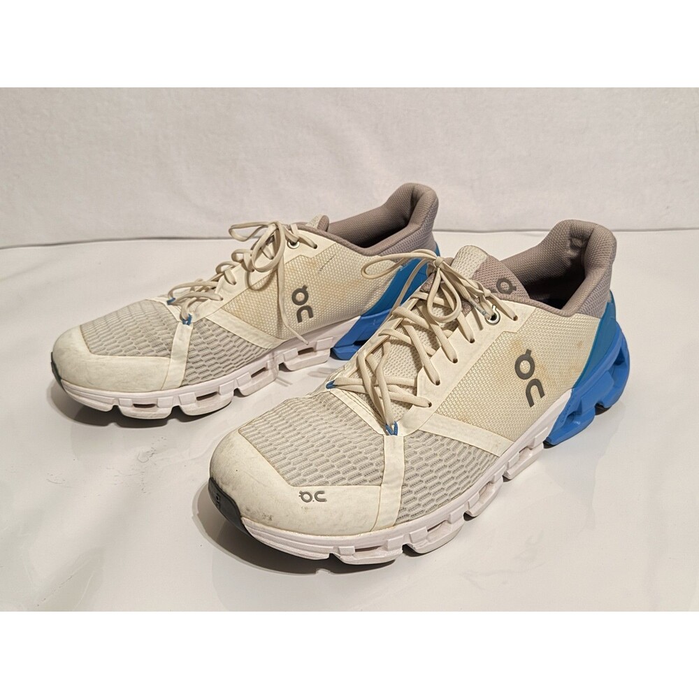 On Running Cloudflow Running Shoes White Blue Mesh Lace Up Athletic Size 11.5